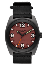 Clutch 42 - Matte Gunmetal / Hot Sauce